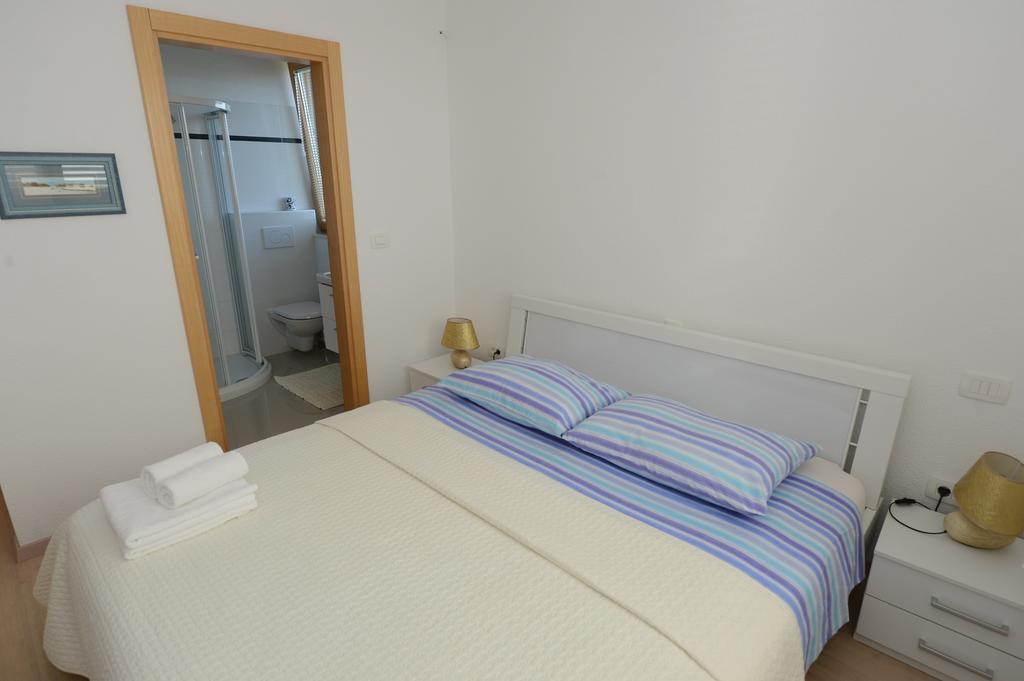 Apartment Mara Petrcane Cameră foto