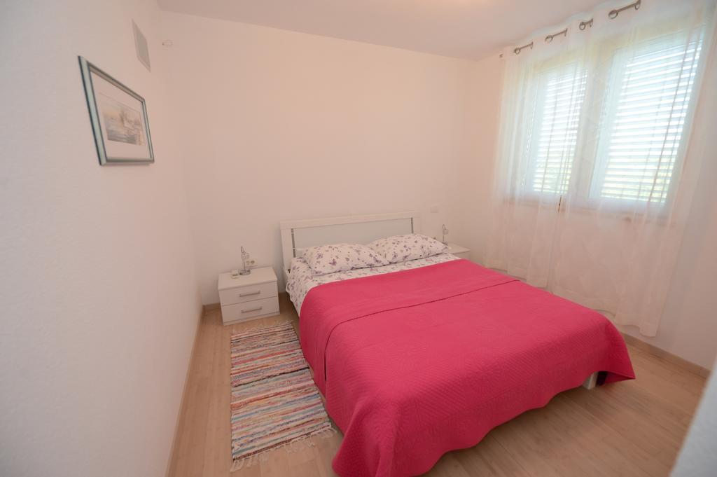 Apartment Mara Petrcane Cameră foto